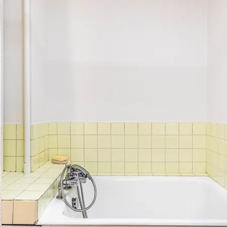 Guestready - Serene Retreat With A Balcony Apartment Paris